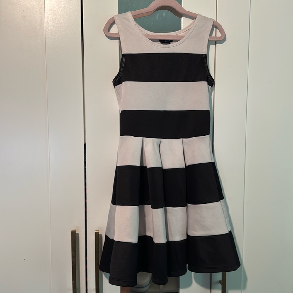 Black and white striped dress. Size 10.  2-Hip by wrapper